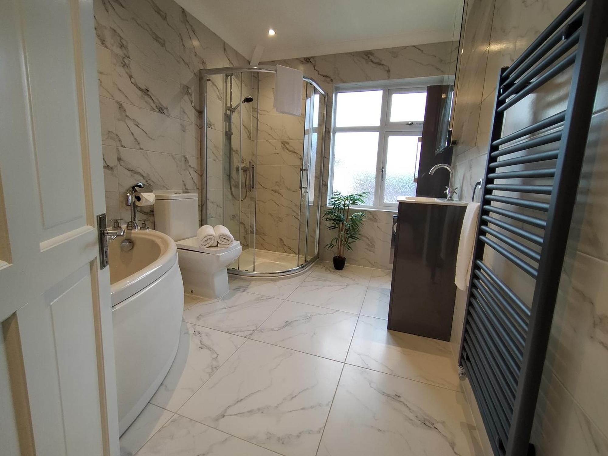 Sirius House - Sleeps 7, Driveway, Garden Villa Crewe Exterior photo